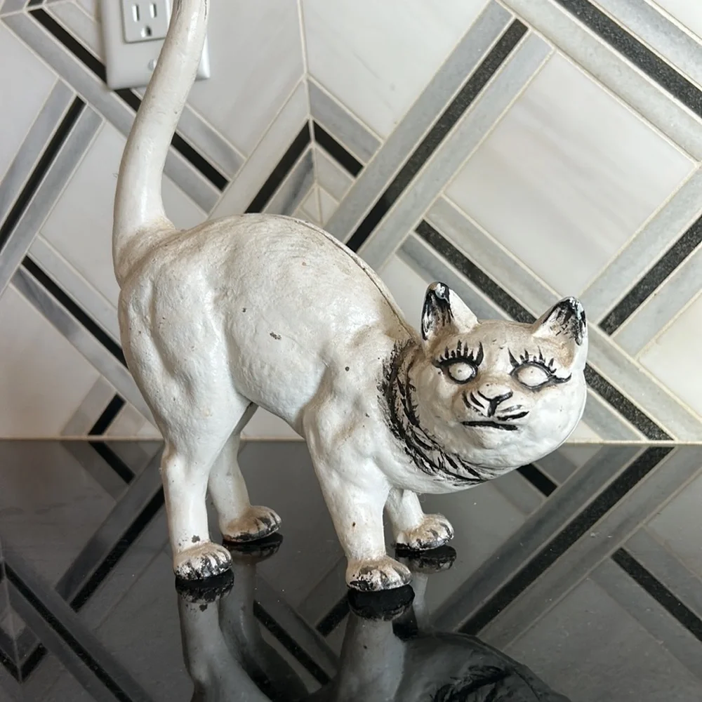 Cast Iron standing cat Doorstop by Hubley c. 1910-1940 antique